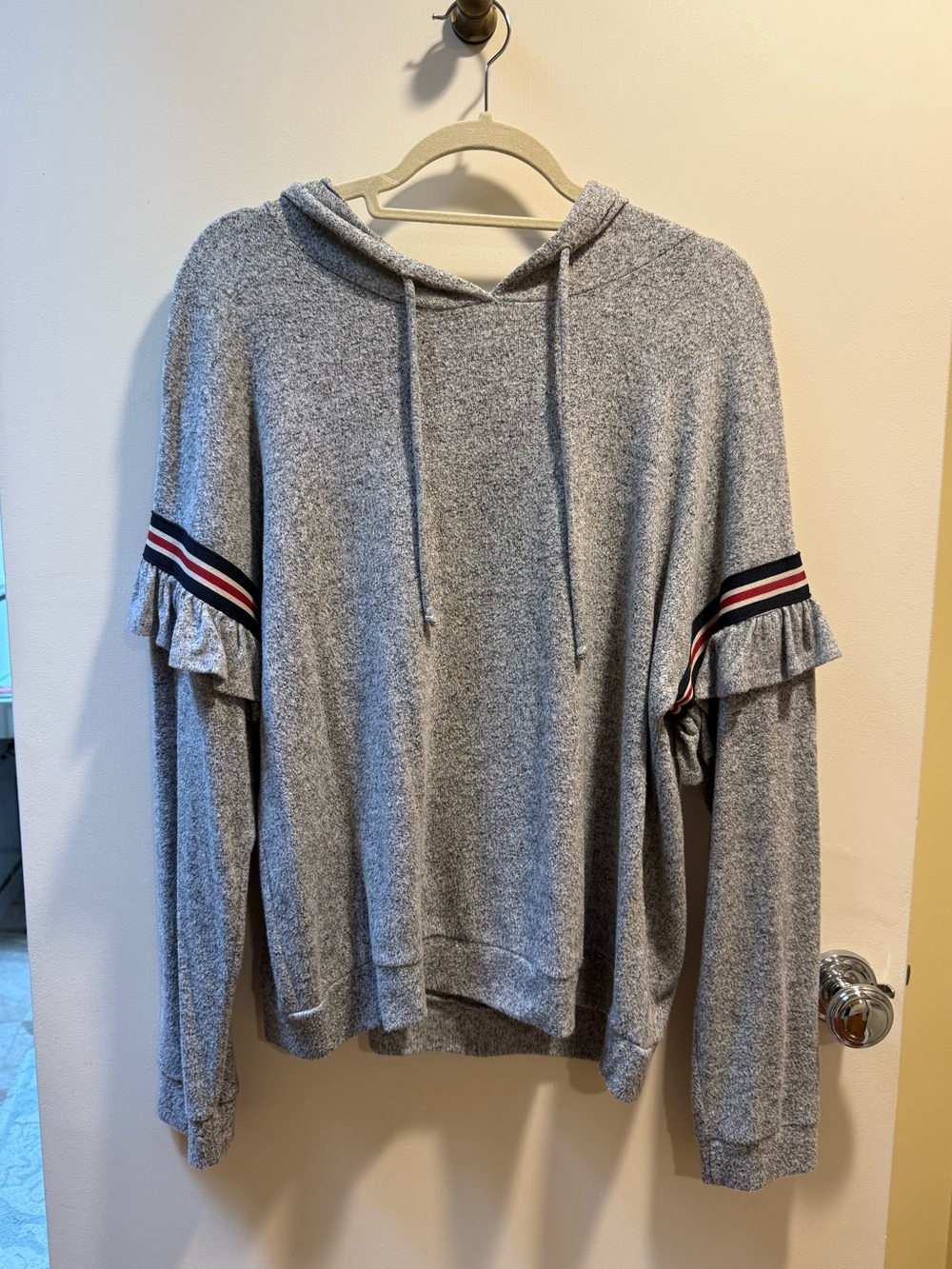 Vintage Havana Soft Gray Hooded Ruffle-Sleeve Pullover